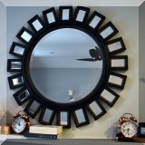 DM02. Modern flower-shaped mirror. 